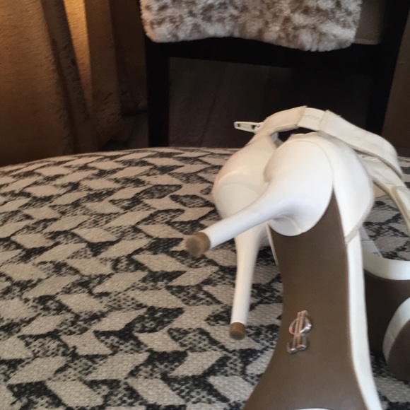 For sale Jeniffer Lopez White High heel Sandal - Picture 2 of 3